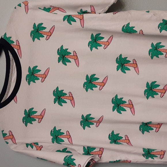 Free Planet size medium men's T-shirt white with pink and green palm tre… - Picture 4 of 14